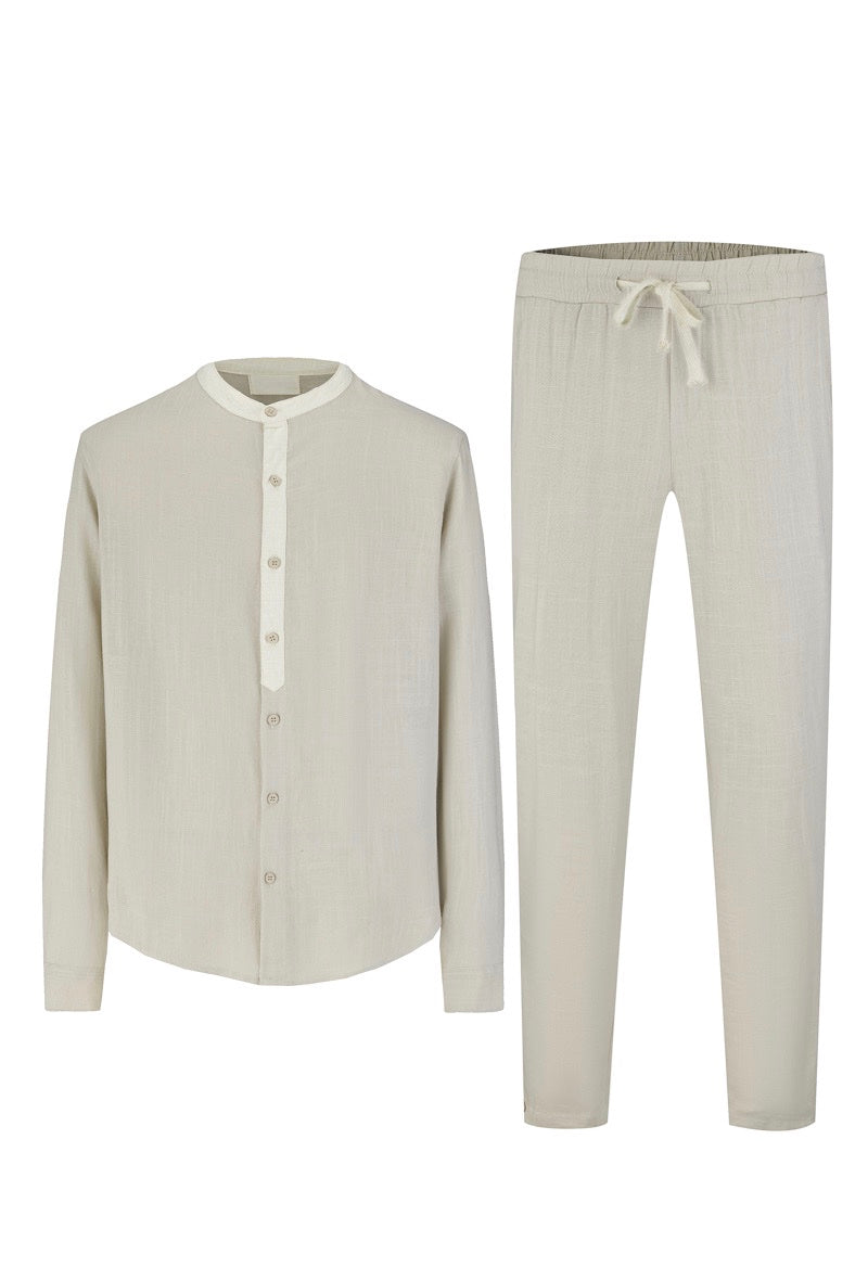 Tweekleurige heren linnen set met langemouw overhemd en broek – vooraanzicht.